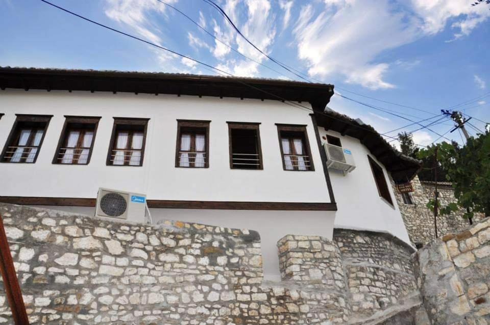 Ferienwohnung Hava Baci Berat Exterior foto