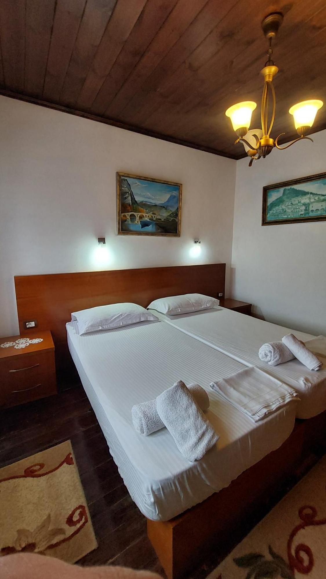 Ferienwohnung Hava Baci Berat Exterior foto