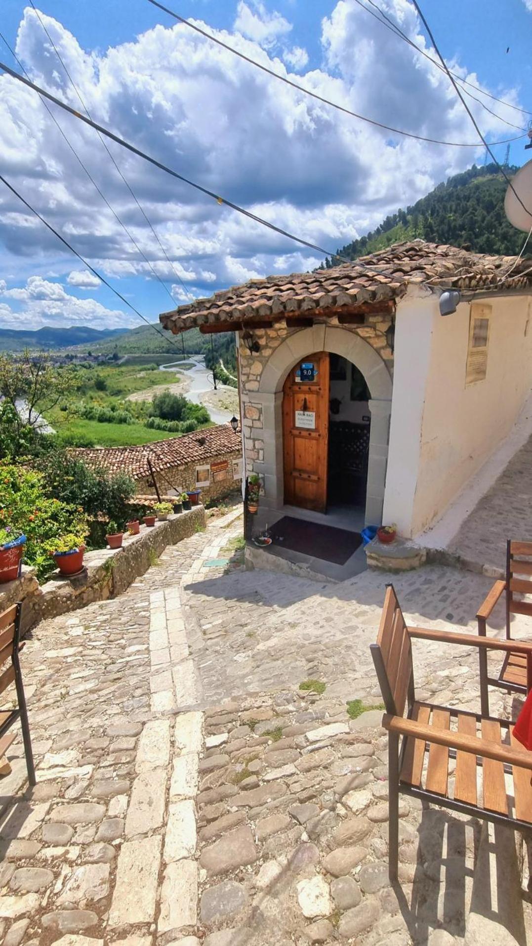 Ferienwohnung Hava Baci Berat Exterior foto